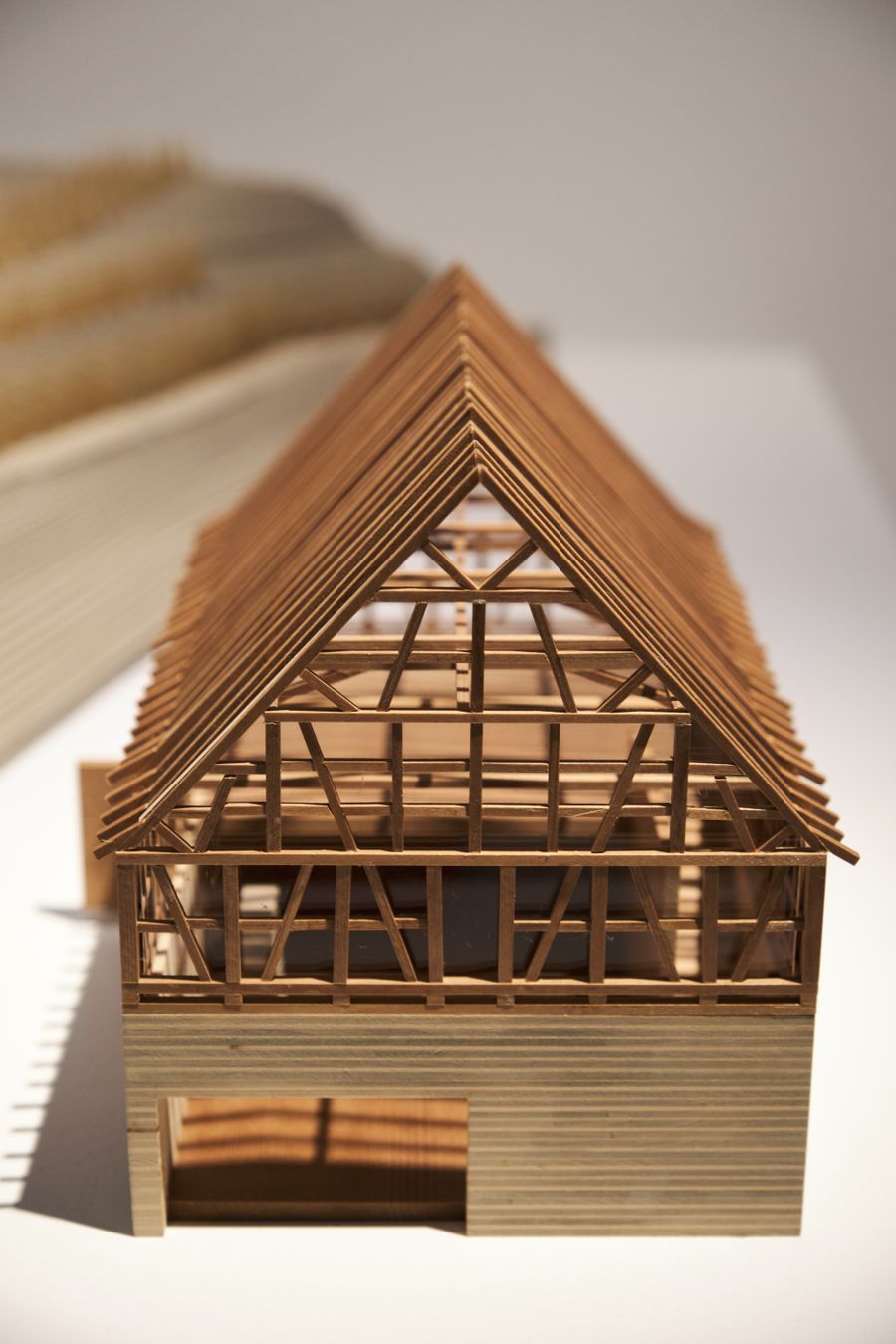 木造の小屋組を再現した模型