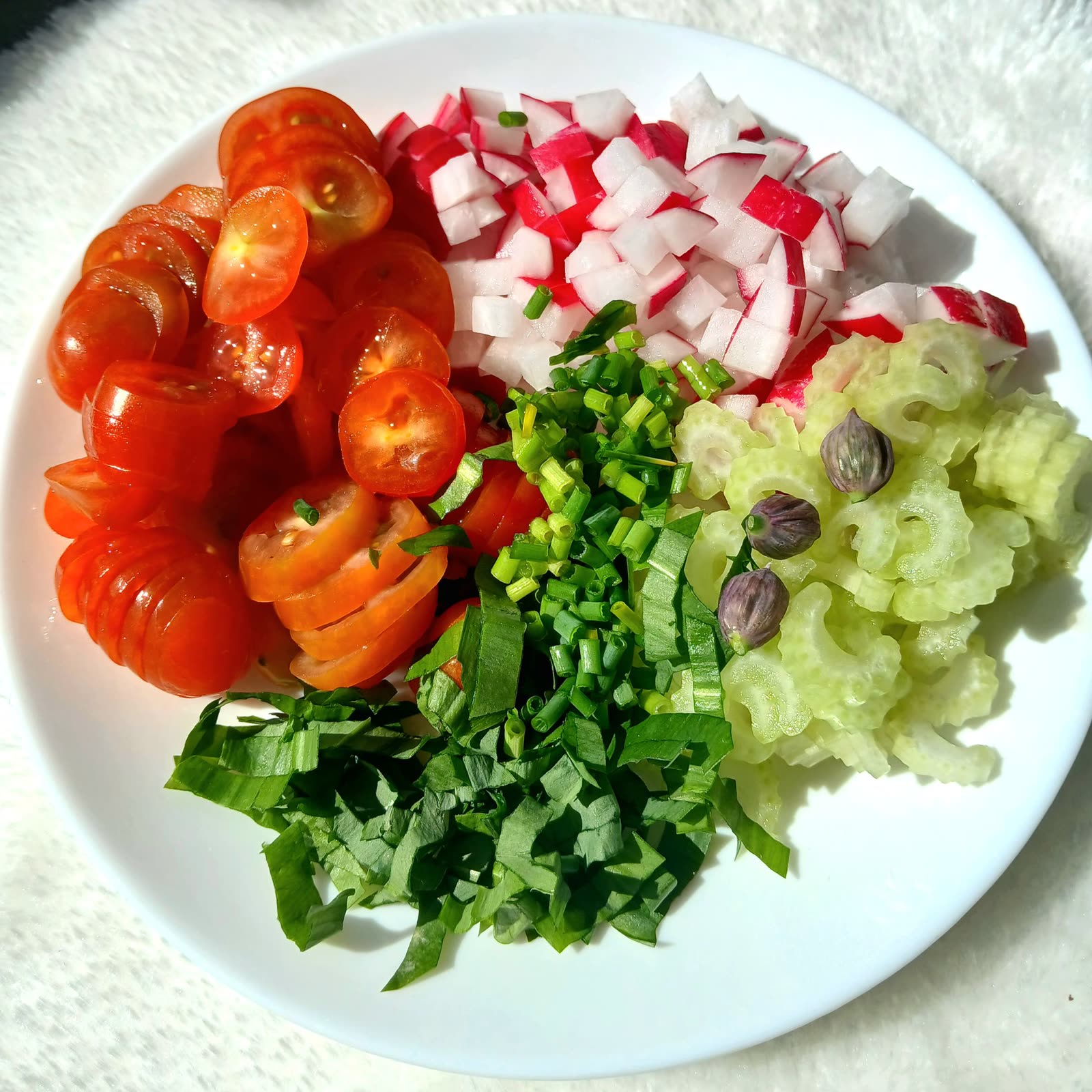 A chicory salad with blue cheese and breadcrumbs